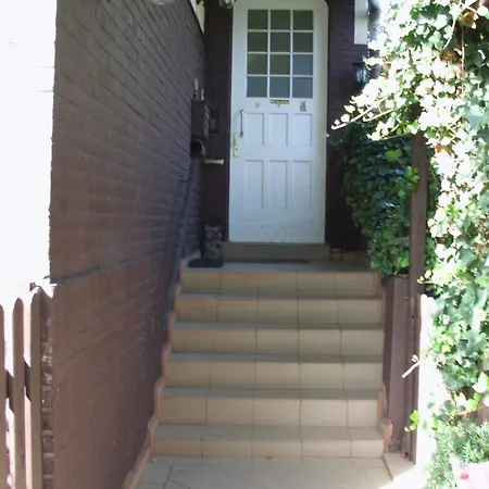 Schoenes 1 Etage Inkl Parkplatz Nach Verfuegbarkeit 에센