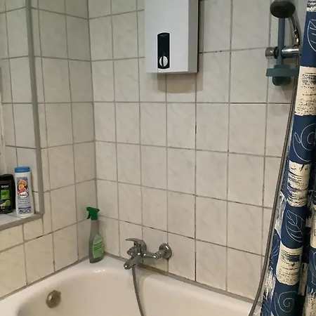 Schoenes 1 Etage Inkl Parkplatz Nach Verfuegbarkeit Quarto em Acomodações Particulares Essen