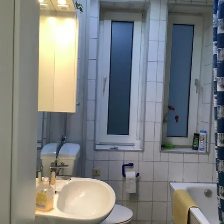 홈스테이 Schoenes 1 Etage Inkl Parkplatz Nach Verfuegbarkeit 에센