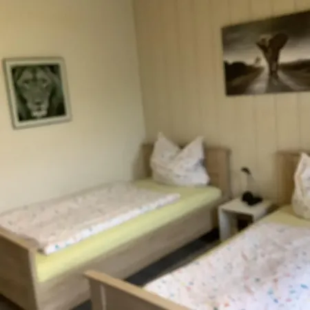 Schoenes 1 Etage Inkl Parkplatz Nach Verfuegbarkeit *