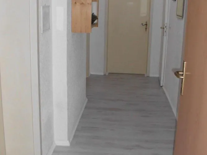 Schoenes 1 Etage Inkl Parkplatz Nach Verfuegbarkeit 홈스테이 *